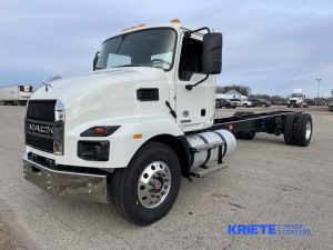 2025 MACK MD642 heavymedium-duty-trucks-new-2025-mack-md642-1648940-driver-side-front-angle-Image