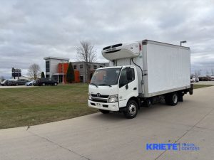 2015 HINO 195 heavymedium-duty-trucks-used-2015-hino-195-1575536-driver-side-front-angle-Image