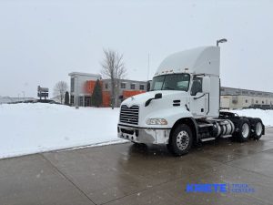 2016 MACK 600 heavymedium-duty-trucks-used-2016-mack-600-1720205-driver-side-front-angle-Image