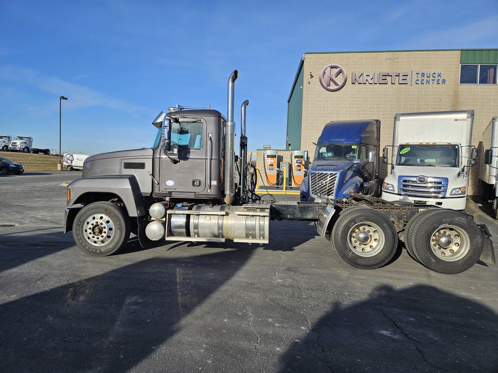 2019 MACK PI64T MAC2766U - image 2 of 6