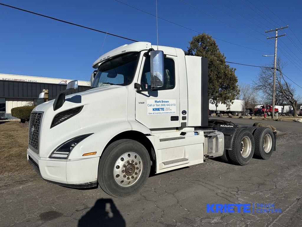 2019 VOLVO VNR64T300 V220190U - image 1 of 6