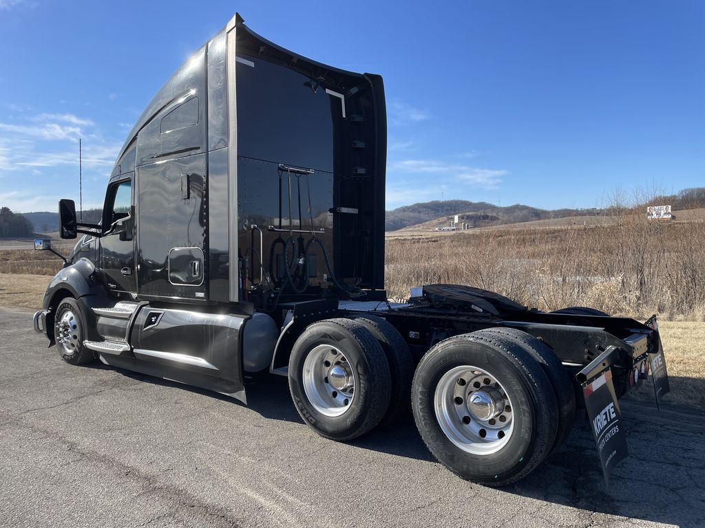 2020 KENWORTH T680 KW410478U - image 3 of 6