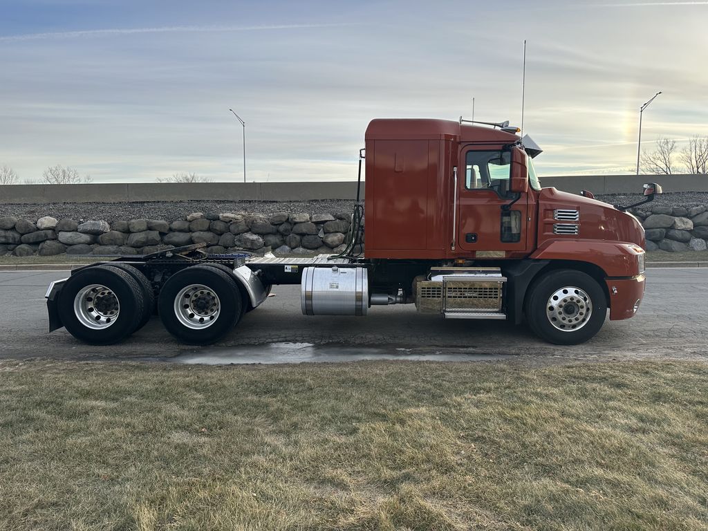 2020 MACK AN64T MAC12576U - image 6 of 6