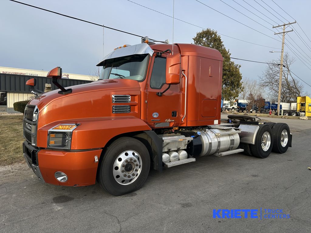 2020 MACK AN64T MAC12576U - image 1 of 6