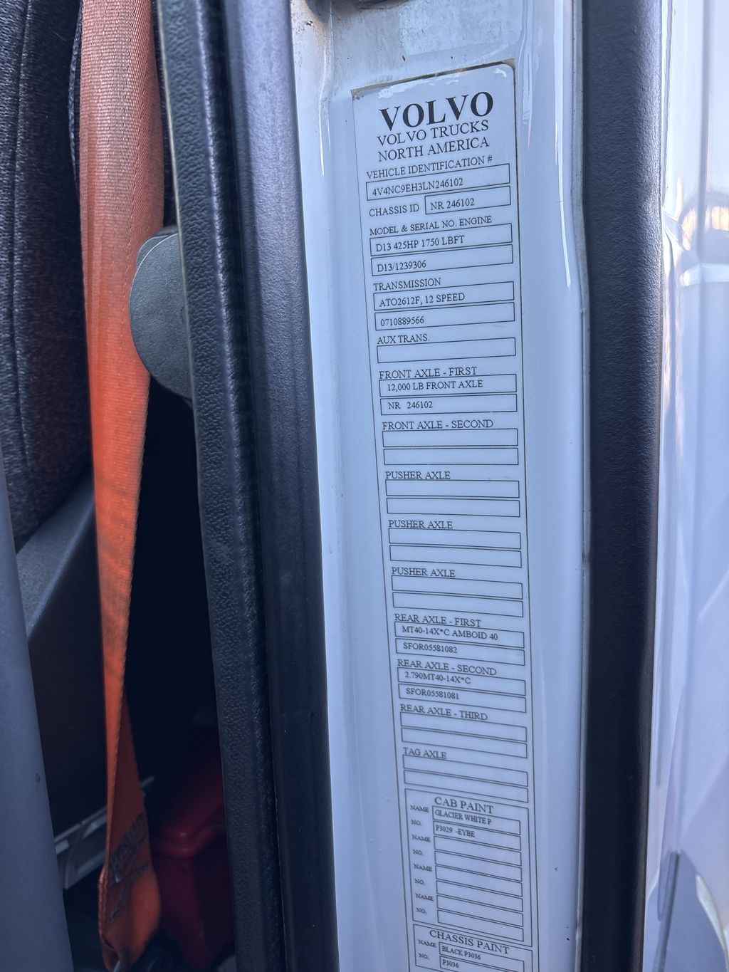 2020 VOLVO VNL64T300 heavymedium-duty-trucks-used-2020-volvo-vnl64t300-1855107-vin-tag-photo-Image