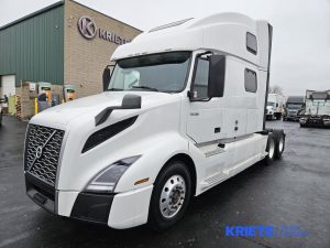 2020 VOLVO VNL64T860 heavymedium-duty-trucks-used-2020-volvo-vnl64t860-1244333-driver-side-front-angle-Image