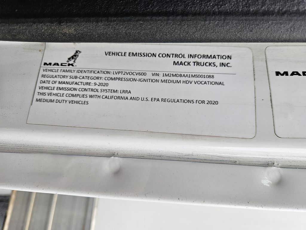 2021 MACK MD642 heavymedium-duty-trucks-used-2021-mack-md642-1298322-vin-tag-photo-Image