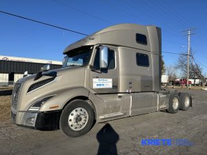 2021 VOLVO VNL64T860 heavymedium-duty-trucks-used-2021-volvo-vnl64t860-1492847-driver-side-front-angle-Image