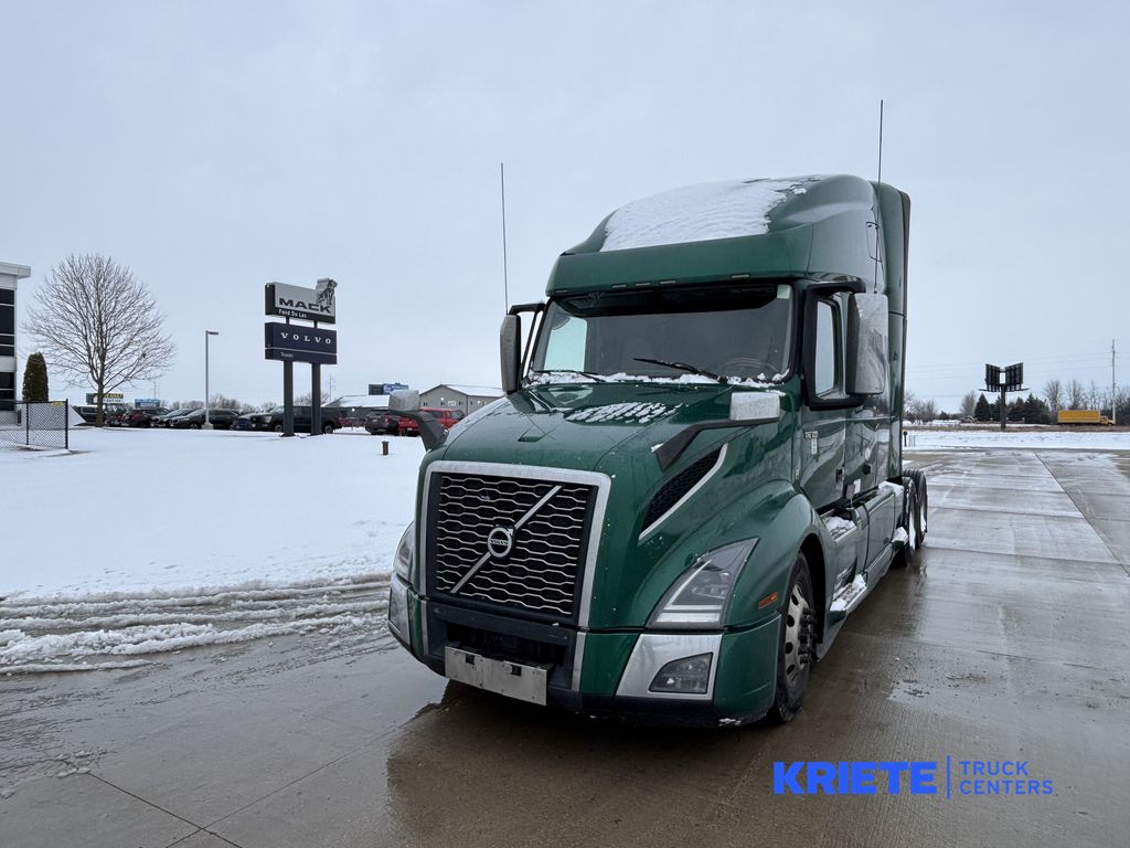 2022 VOLVO VNL64T760 V295262U - image 1 of 6