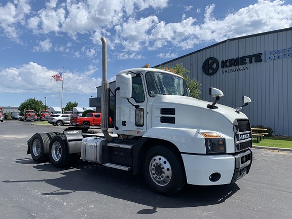 heavymedium-duty-trucks-used-2023-mack-an64t-1050787-passenger-side-front-angle-photo-Image