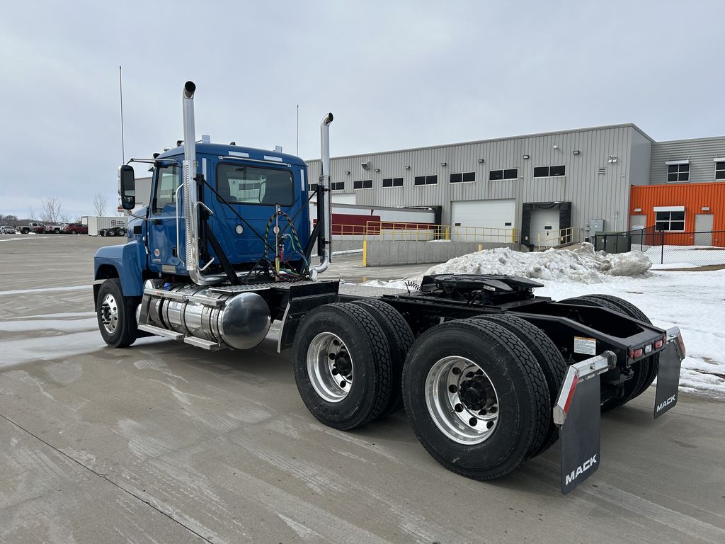 2026 MACK PI64T DC PI018460 - image 3 of 6