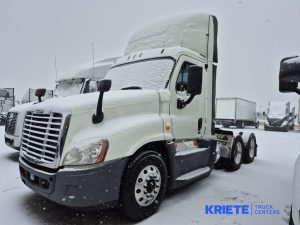 2016 FREIGHTLINER CASCADIA 125 heavymedium-duty-trucks-used-2016-freightliner-cascadia-125-1243048-driver-side-front-angle-Image