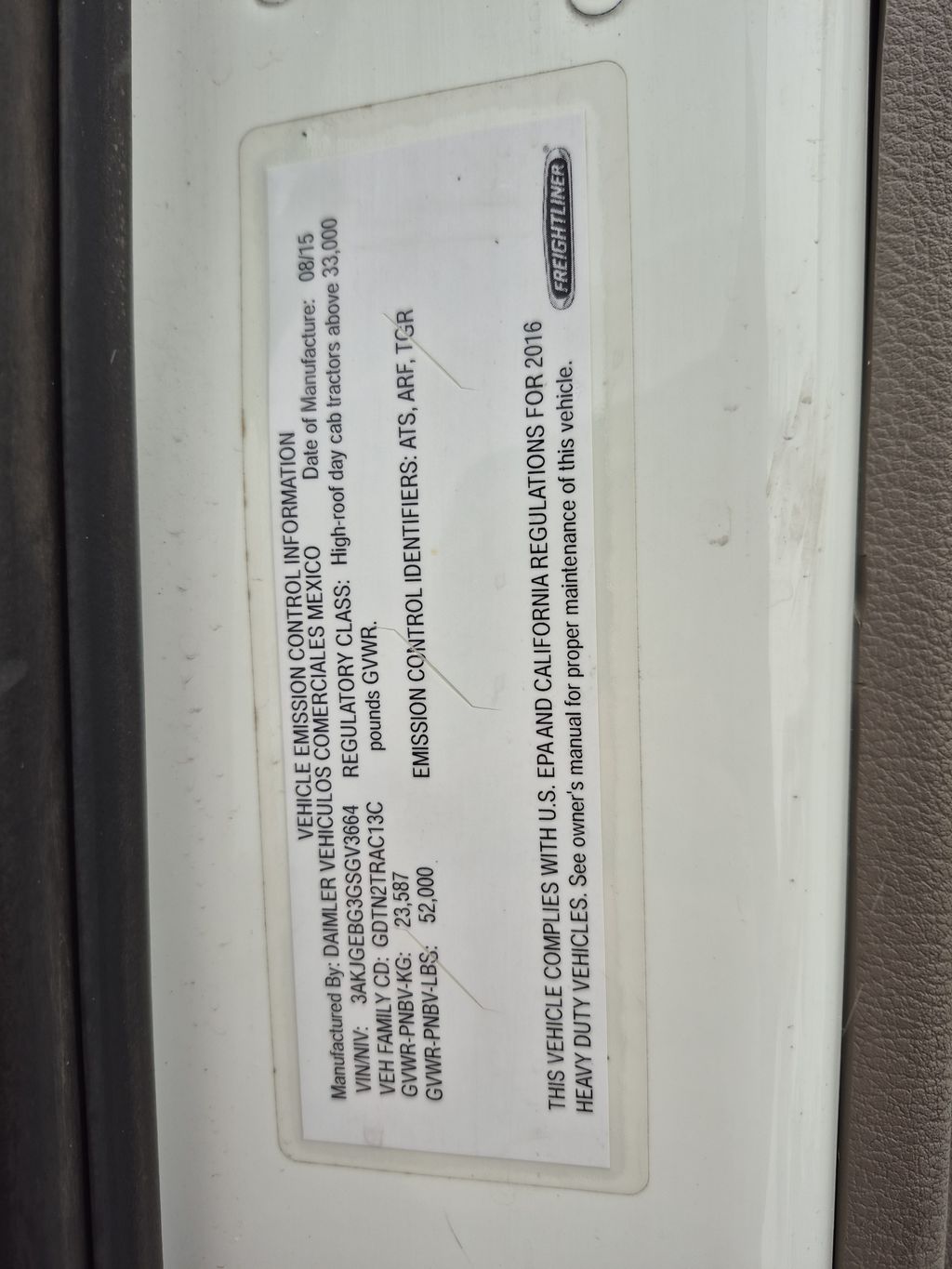 2016 FREIGHTLINER CASCADIA 125 heavymedium-duty-trucks-used-2016-freightliner-cascadia-125-1657021-vin-tag-photo-Image