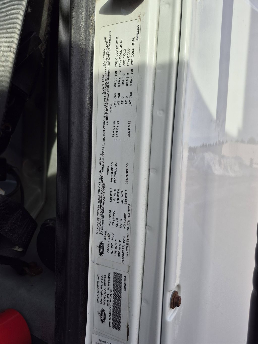 2016 MACK CXU613 heavymedium-duty-trucks-used-2016-mack-cxu613-1170052-vin-tag-photo-Image