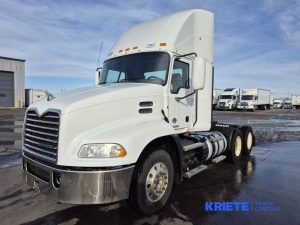 2016 MACK CXU613 heavymedium-duty-trucks-used-2016-mack-cxu613-1638212-driver-side-front-angle-Image