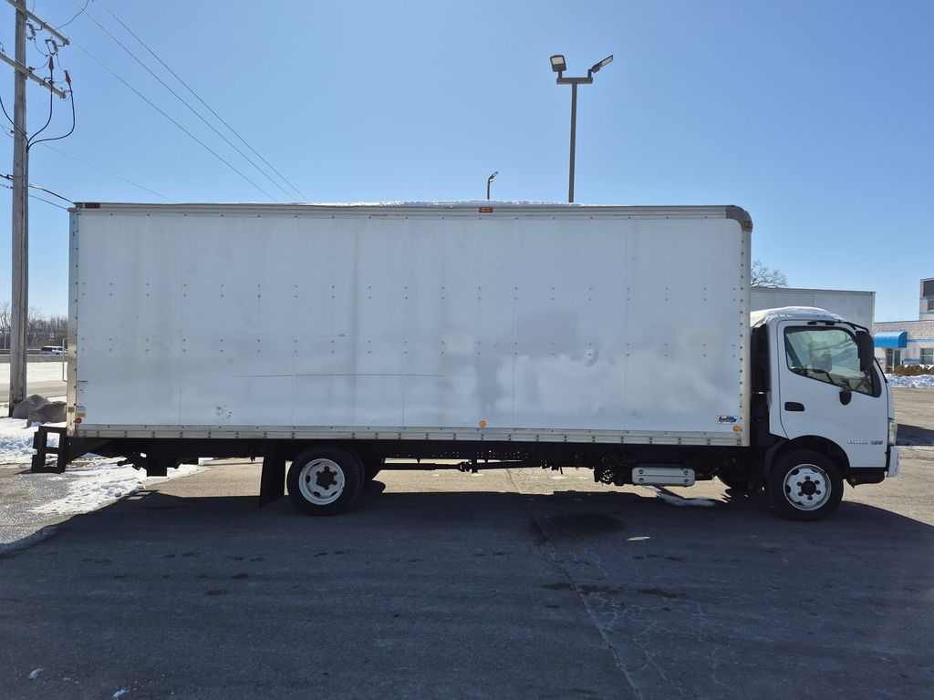 2018 HINO 195 H7617U - image 6 of 6