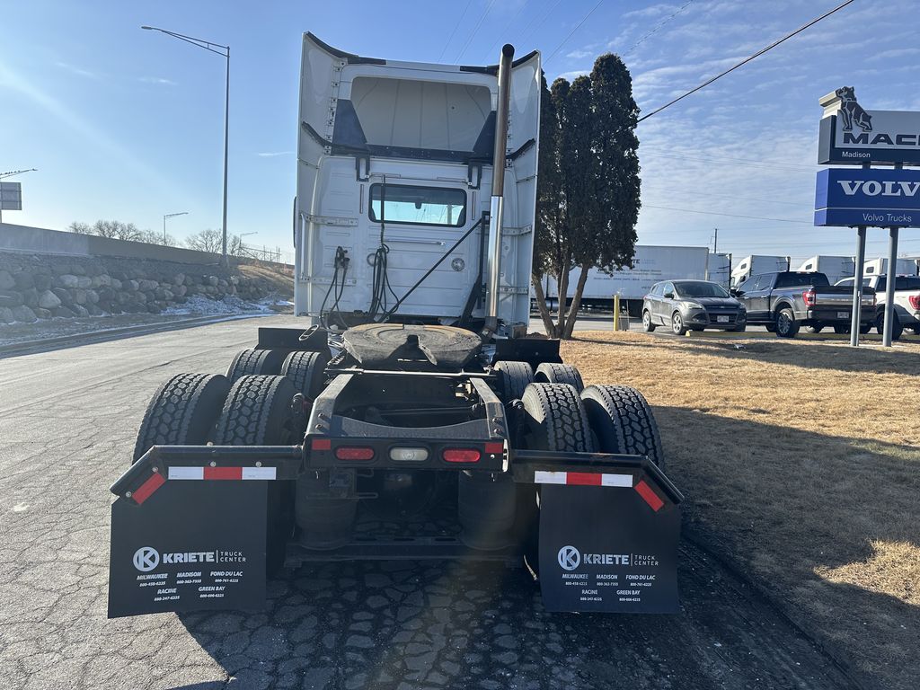 2018 VOLVO VNR64T-300 V900105U - image 4 of 6