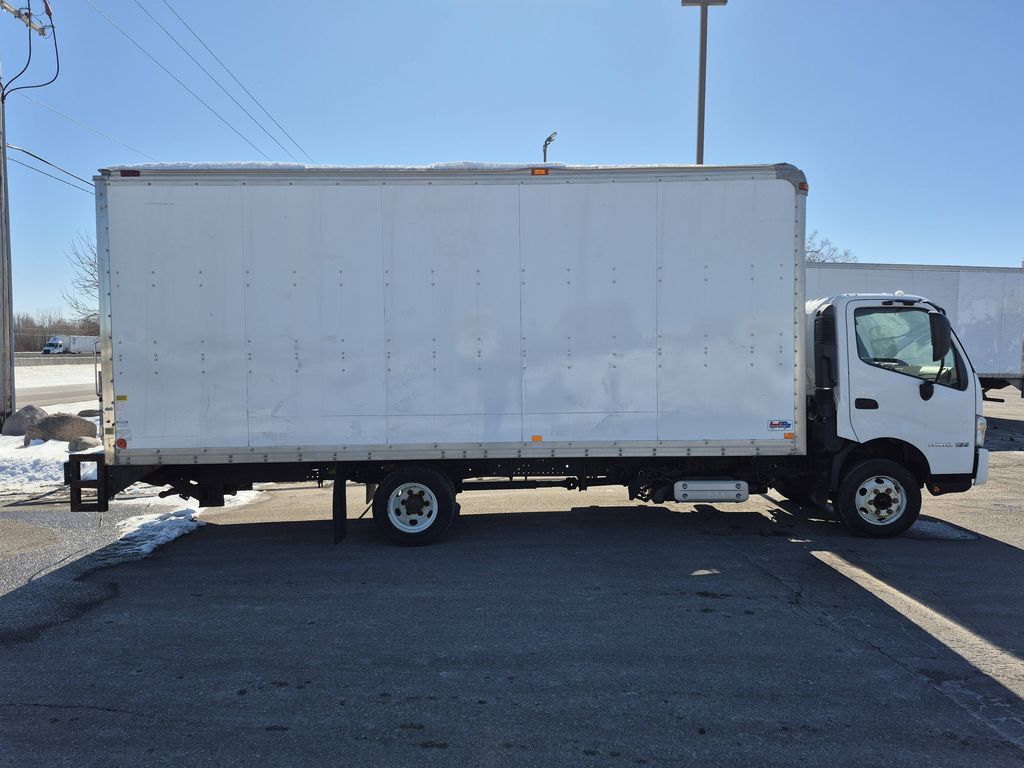 2019 HINO 155 H10030U - image 5 of 6