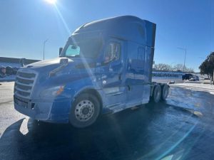 2020 FREIGHTLINER CASCADIA 126 heavymedium-duty-trucks-used-2020-freightliner-cascadia-126-1036677-driver-side-front-angle-Image