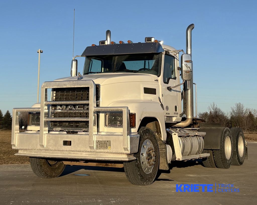 2021 MACK PI64T MAC8183U - image 1 of 6