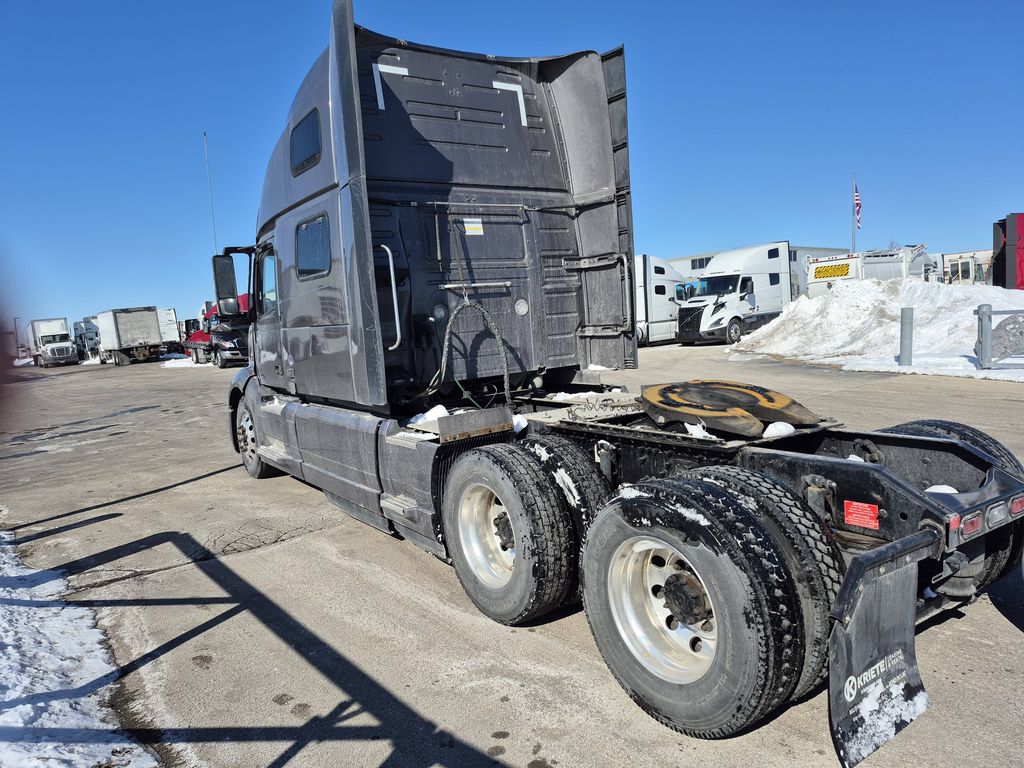 2021 VOLVO VNL64T860 V286517U - image 3 of 6