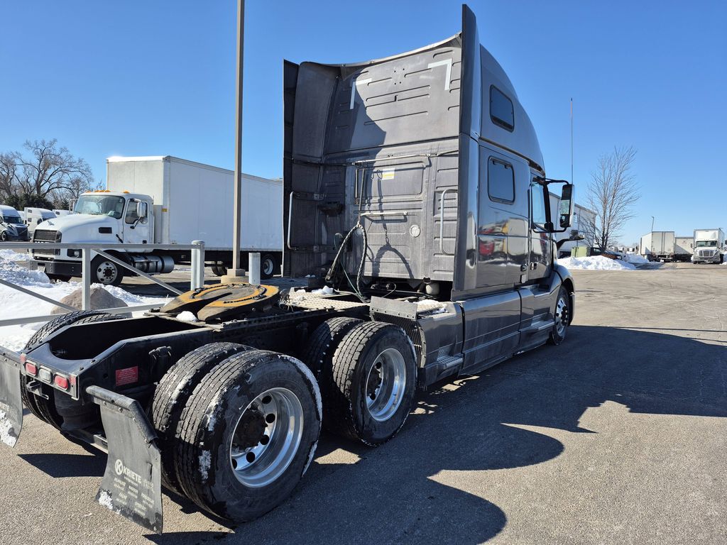 2021 VOLVO VNL64T860 V286517U - image 5 of 6