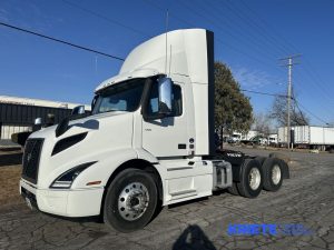 2021 VOLVO VNR64T heavymedium-duty-trucks-used-2021-volvo-vnr64t-1676723-driver-side-front-angle-Image