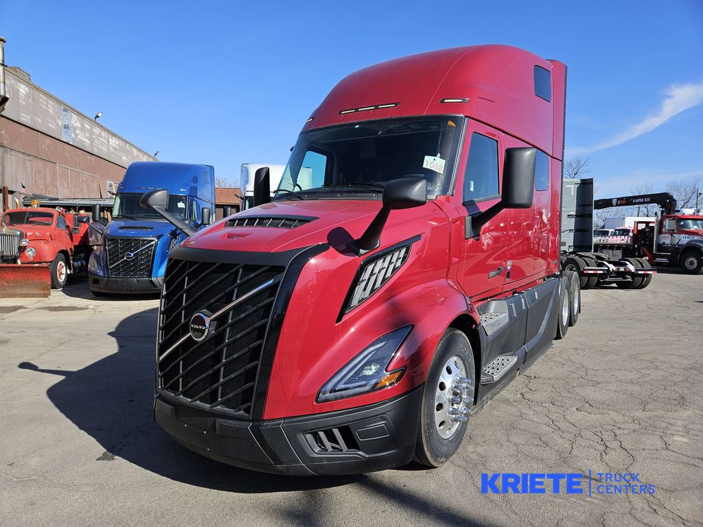 2025 VOLVO VNL64T860 696033 - image 1 of 6