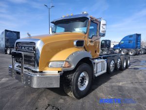 2026 MACK GR104B heavymedium-duty-trucks-new-2026-mack-gr104b-1334354-driver-side-front-angle-Image