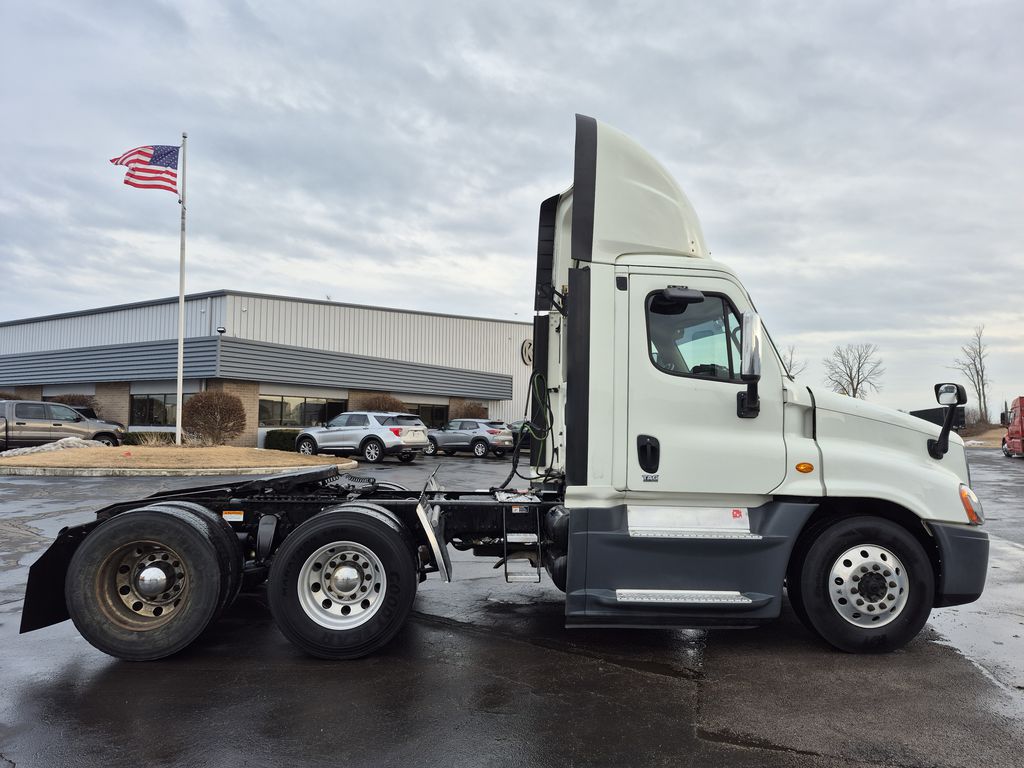 2016 FREIGHTLINER CASCADIA 125 FR3664U - image 6 of 6