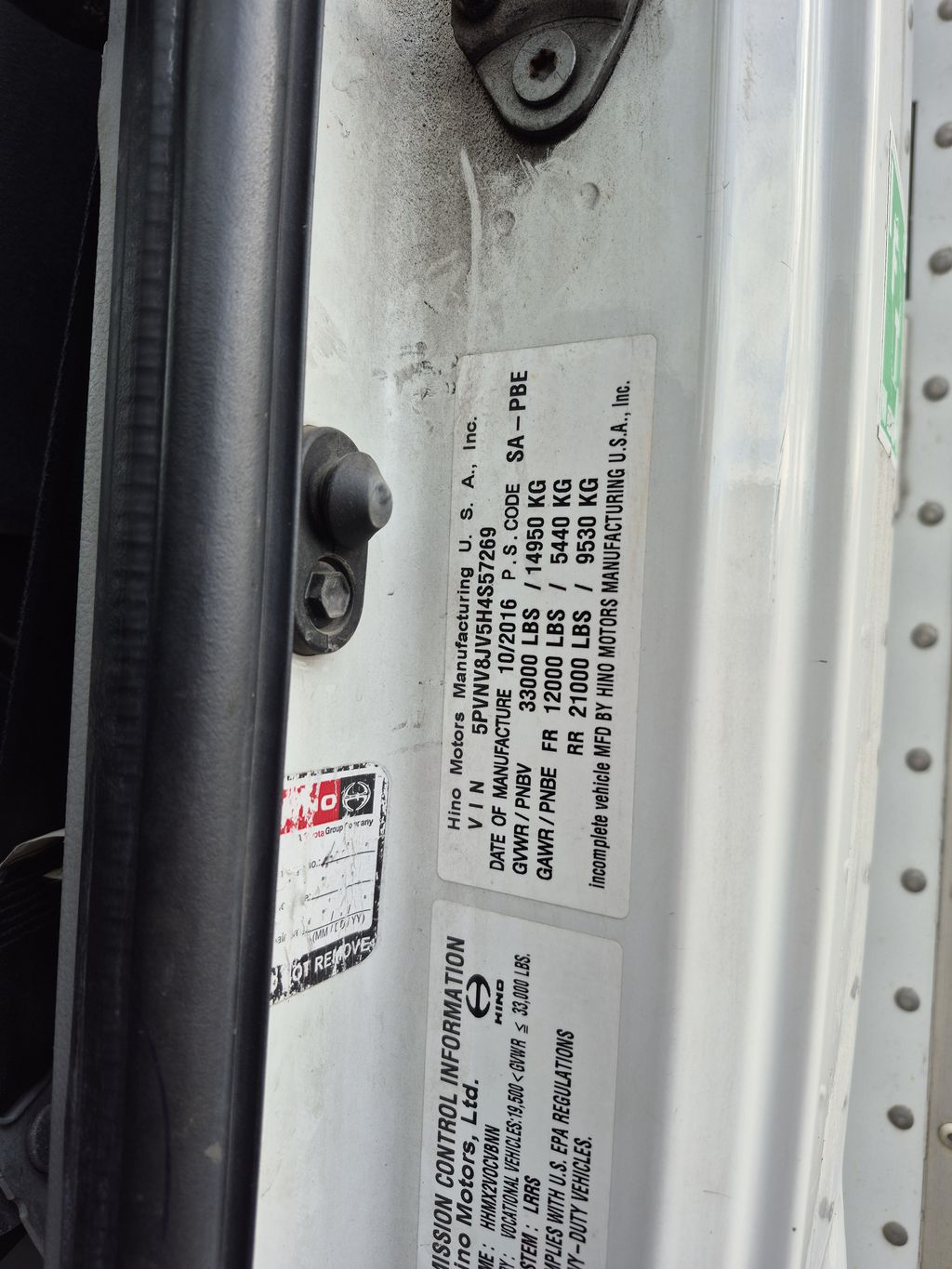 2017 HINO 338 heavymedium-duty-trucks-used-2017-hino-338-1395760-vin-tag-photo-Image