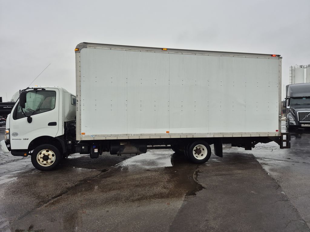 2019 HINO 155 H10017U - image 2 of 6