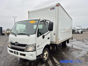 2019 HINO 155 heavymedium-duty-trucks-used-2019-hino-155-1889629-driver-side-front-angle-Image