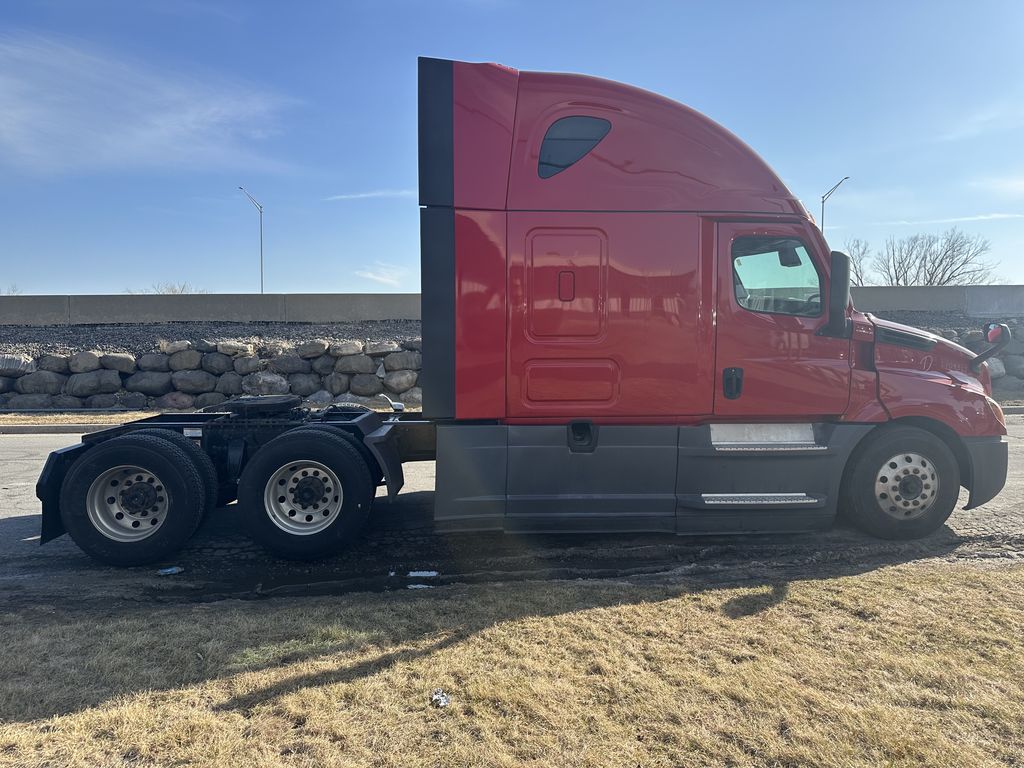 2020 FREIGHTLINER CASCADIA 126 FR7979 - image 6 of 6