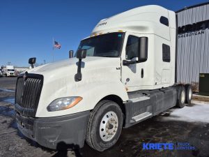 2021 INTERNATIONAL LT625 heavymedium-duty-trucks-used-2021-international-lt625-1647426-driver-side-front-angle-Image