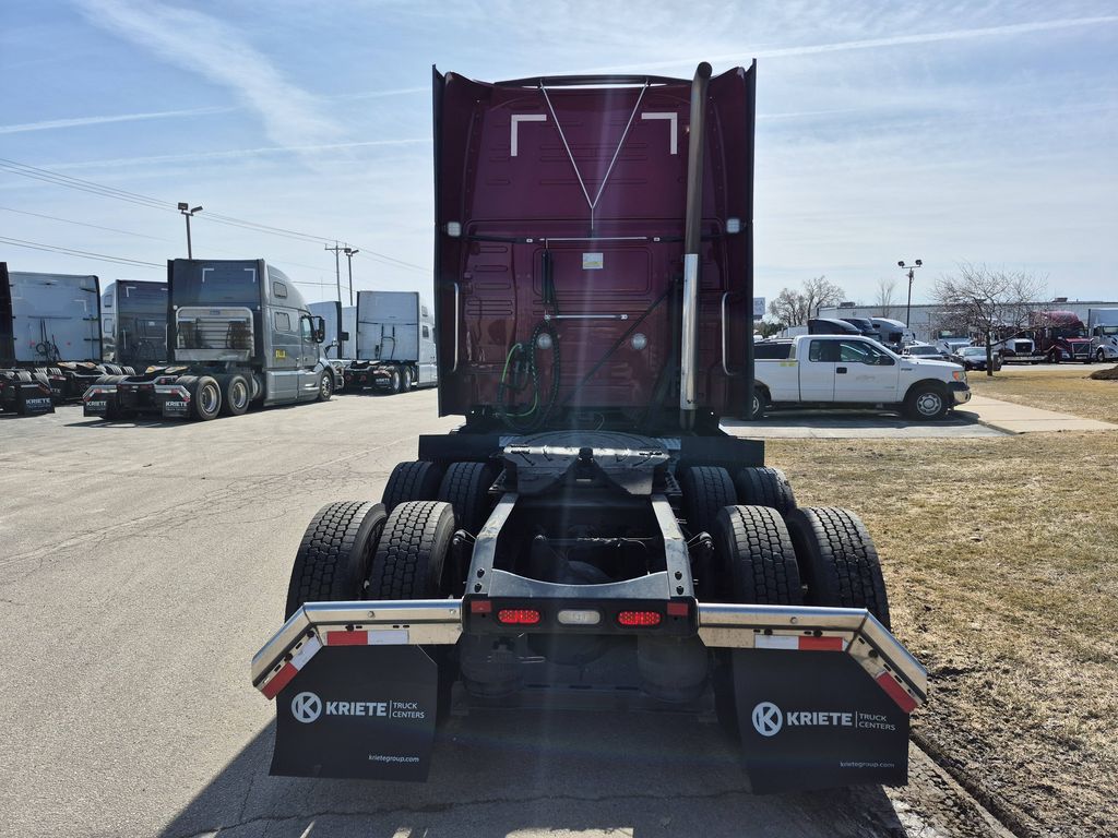 2022 VOLVO VNL64T860 V283299U - image 4 of 6