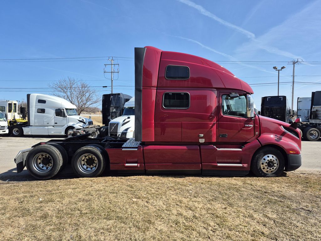 2022 VOLVO VNL64T860 V283299U - image 6 of 6