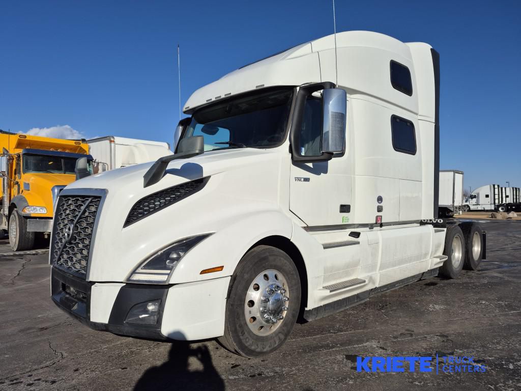 2023 VOLVO VNL64T860 V609557U - image 1 of 6