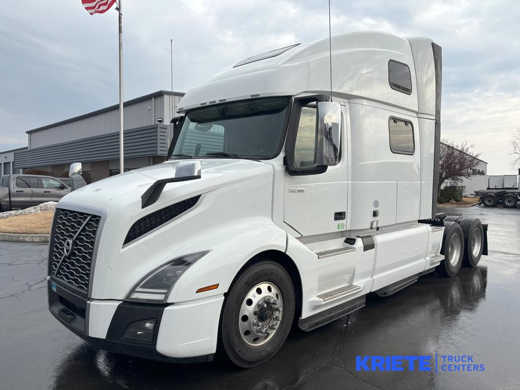 2023 VOLVO VNL64T860 V609410U - image 1 of 6