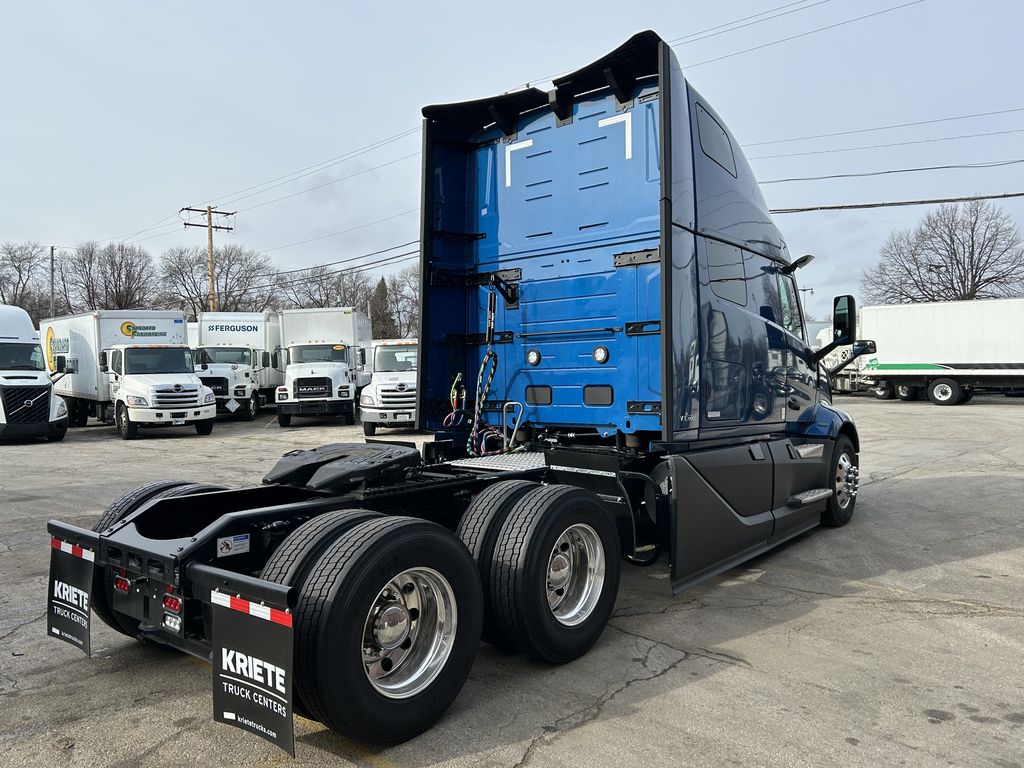 2025 VOLVO VNL64T860 696039 - image 5 of 6