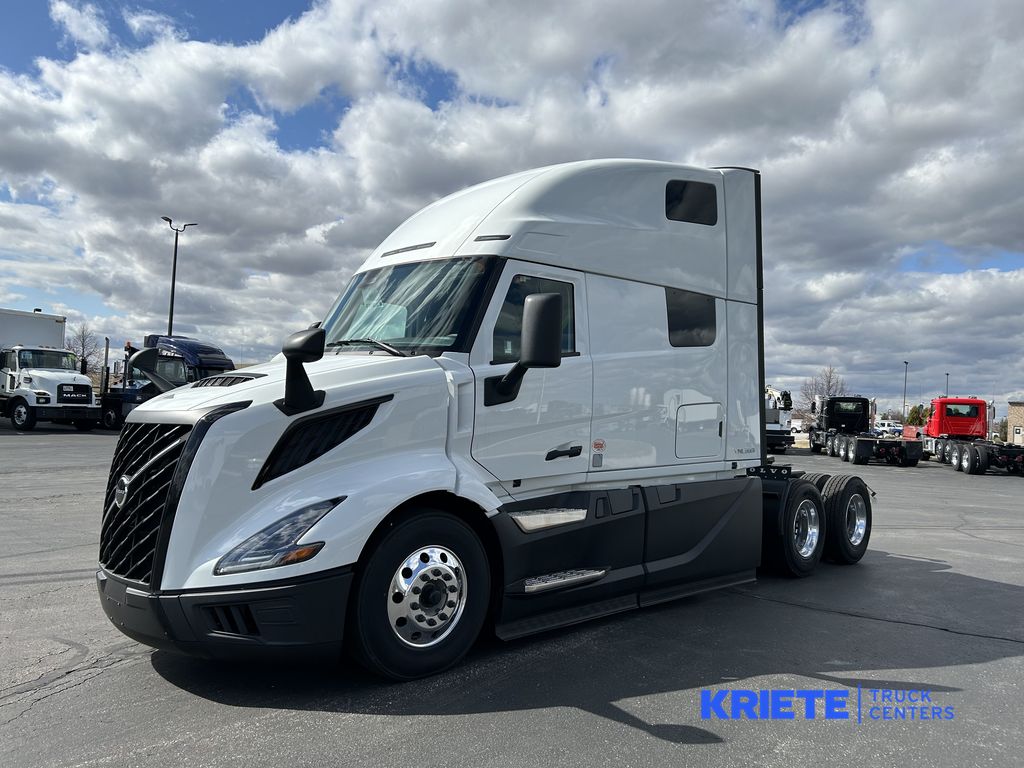 2025 VOLVO VNL64T860 696056 - image 1 of 6