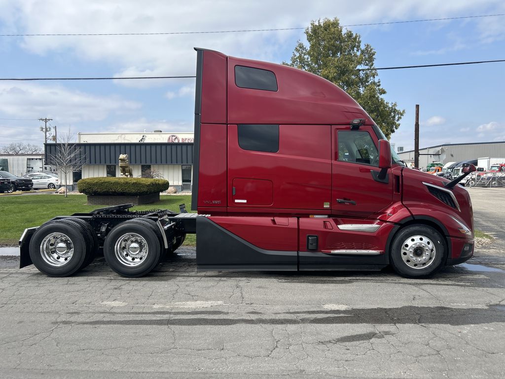 2025 VOLVO VNL64T860 696093 - image 6 of 6