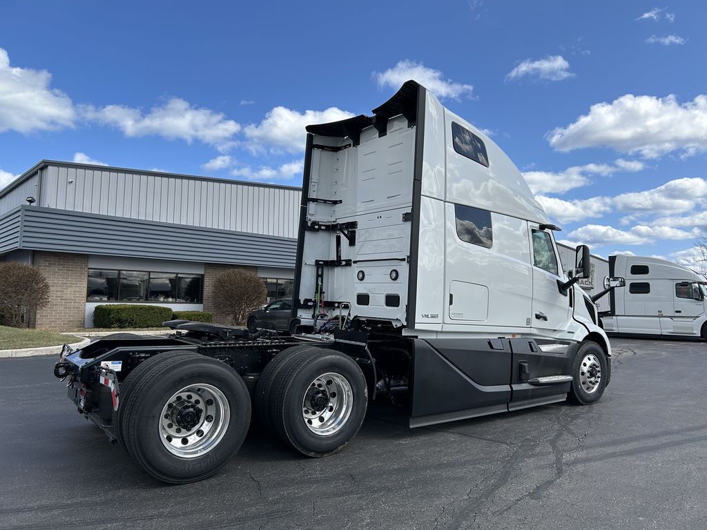 2025 VOLVO VNL64T860 696056 - image 5 of 6
