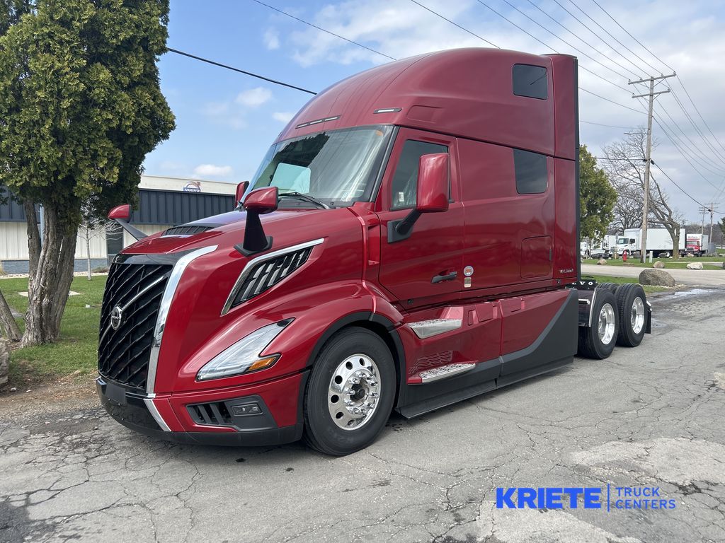 2025 VOLVO VNL64T860 696093 - image 1 of 6