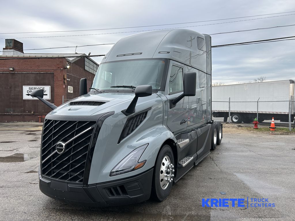 2025 VOLVO VNL64T860 696019 - image 1 of 6