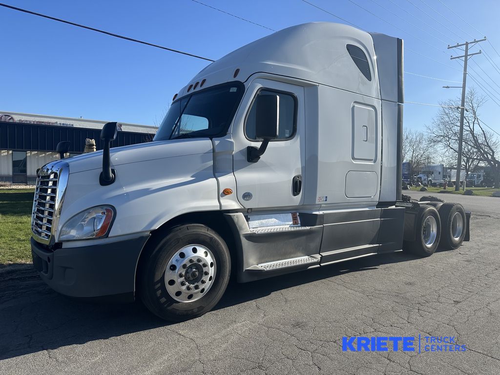 2019 FREIGHTLINER CASCADIA 125 FR7910U - image 1 of 6