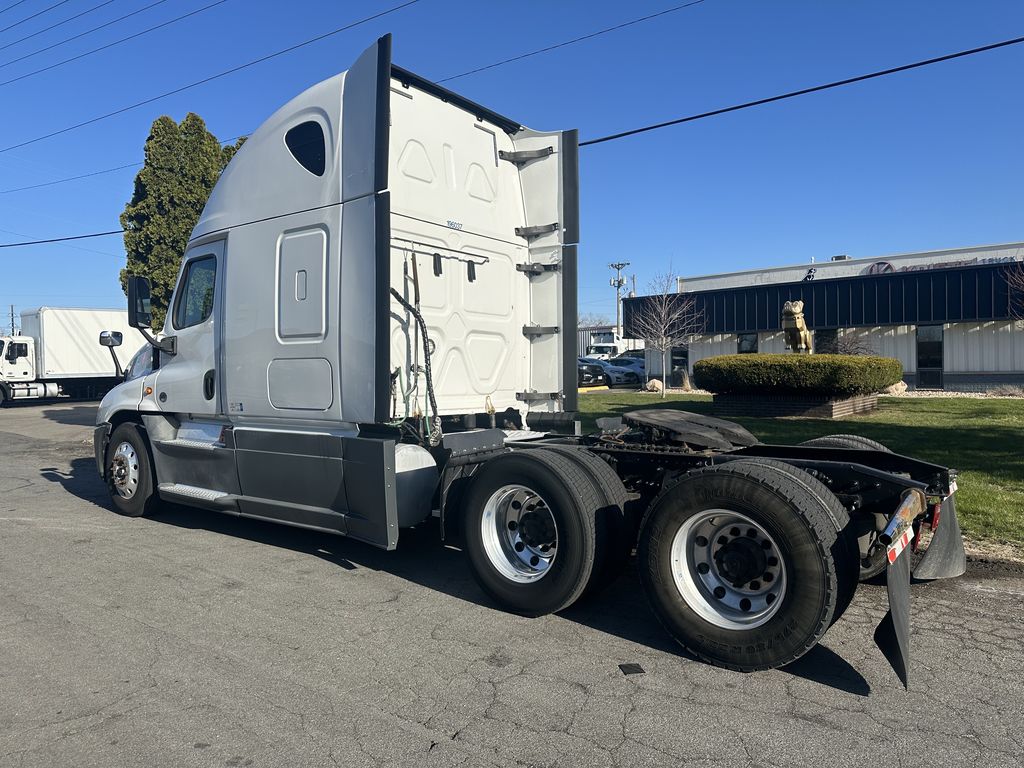 2019 FREIGHTLINER CASCADIA 125 FR7910U - image 3 of 6