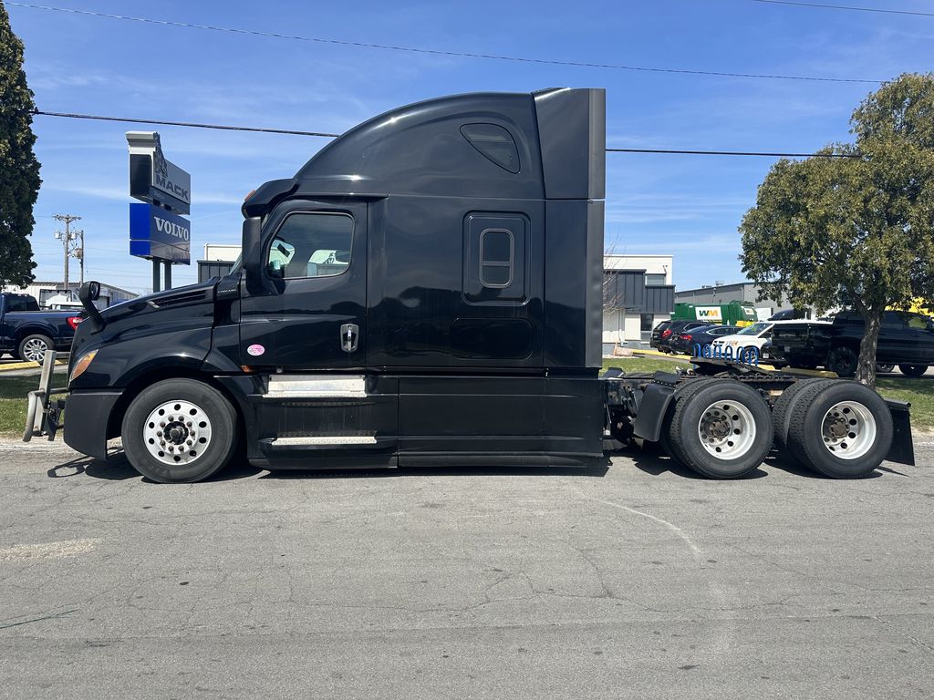 2019 FREIGHTLINER Cascadia FR9520U - image 2 of 6
