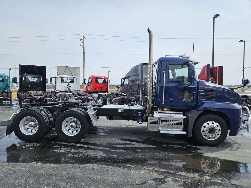 2020 MACK AN64T-TADC MAC3945U - image 6 of 6