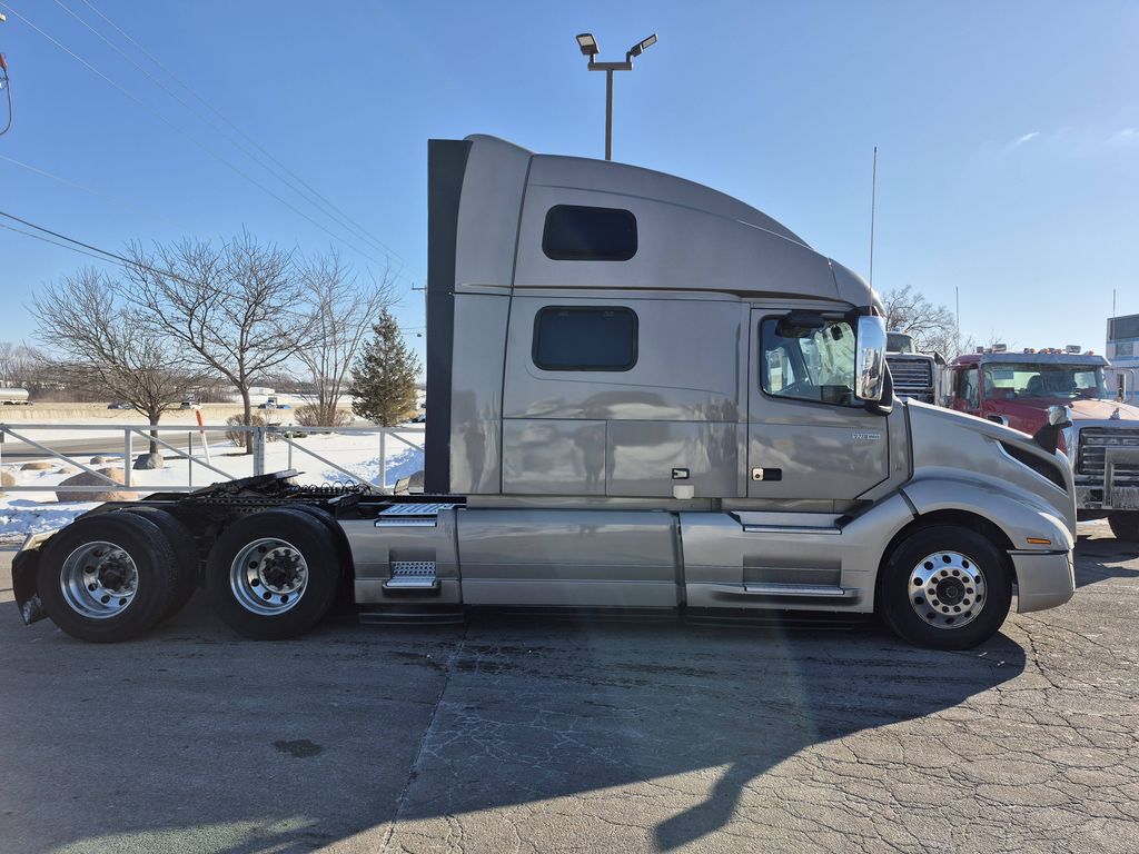 2022 VOLVO VNL64T860 V295217U - image 6 of 6